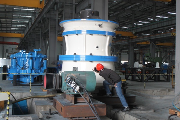 益达注册SMG300细碎液压圆锥破碎机试机成功