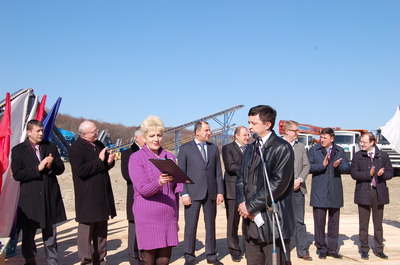 热烈庆祝益达注册在俄罗斯蛇纹岩破碎筛分项目正式启动
