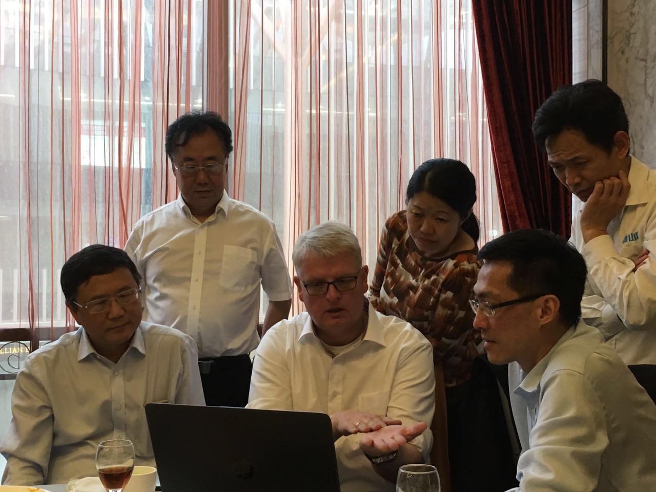 德国哈兹马克公司及天津水泥设计院相关领导莅临益达注册股份参观交流