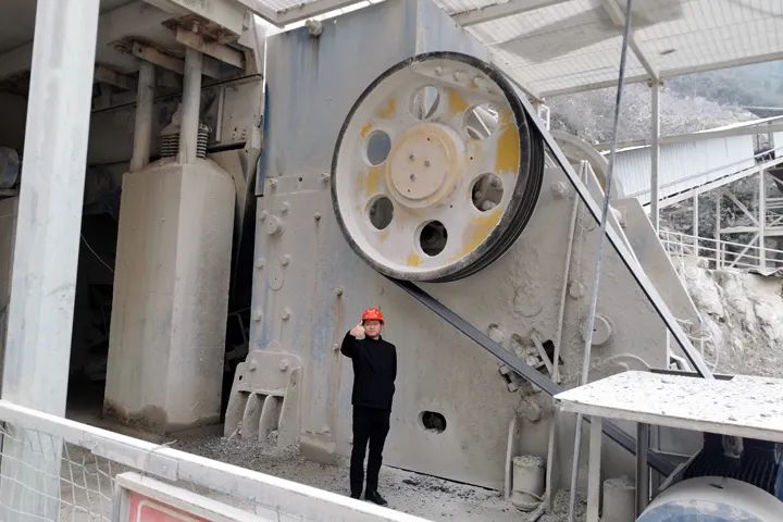 【1800吨/小时】益达注册大型欧版颚式破碎机助力冀东水泥石灰石破碎项目建设