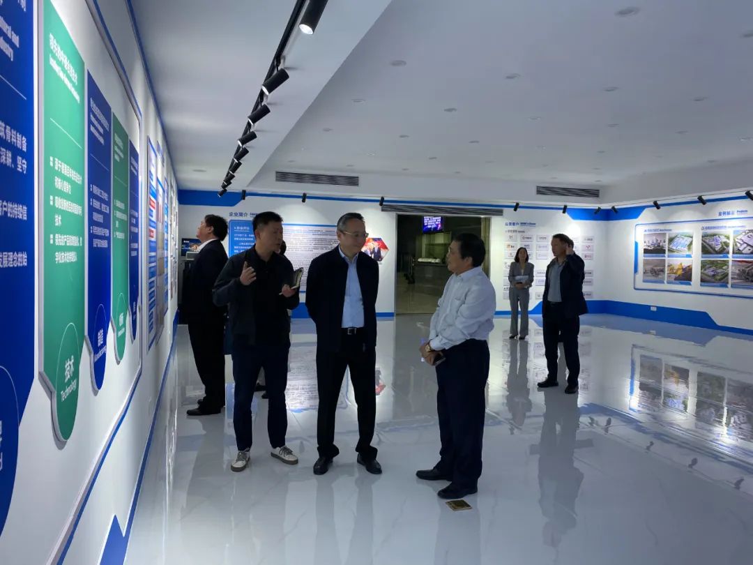 奉贤区人大常委会党组书记、主任张培荣一行莅临益达注册股份开展“优环境、稳经济”大走访大调研