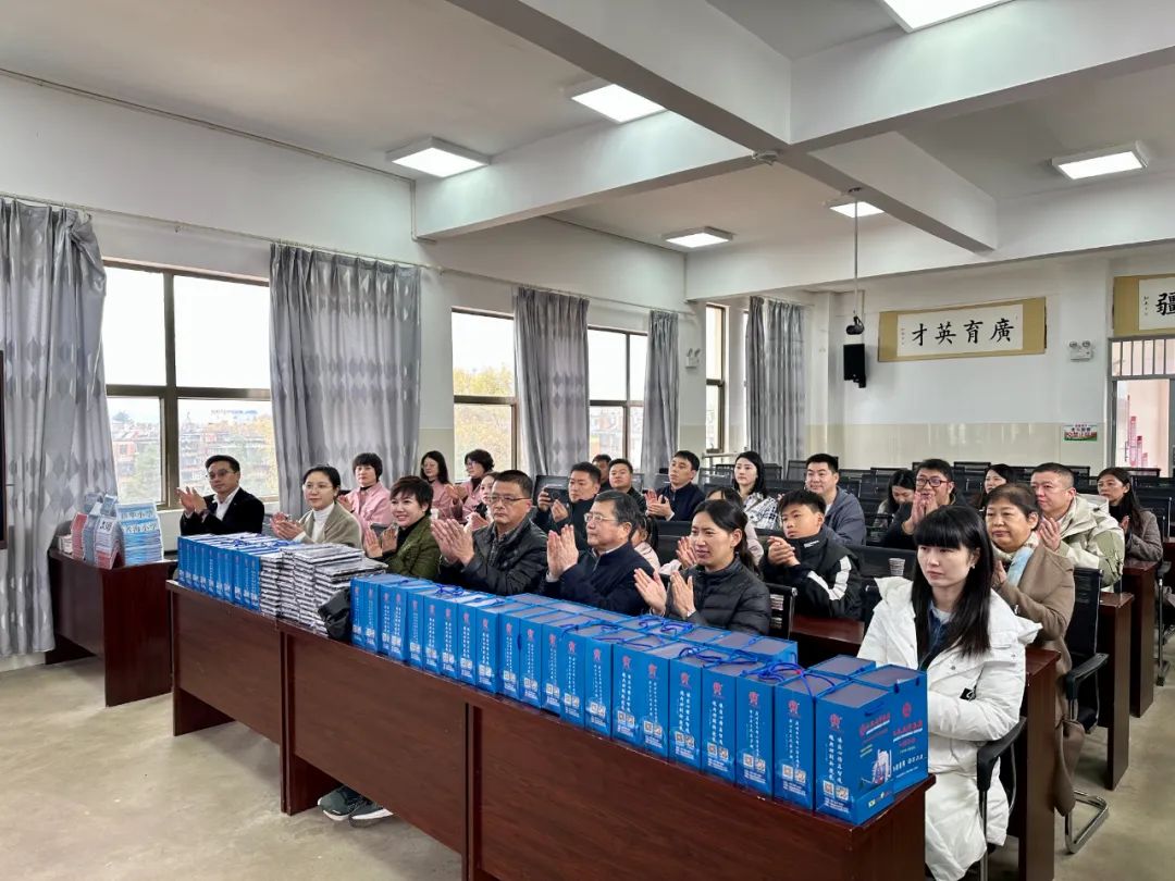 【用心呵护幼苗】谢文董事长走进中国砂石协会希望小学 以实际行动践行企业社会责任