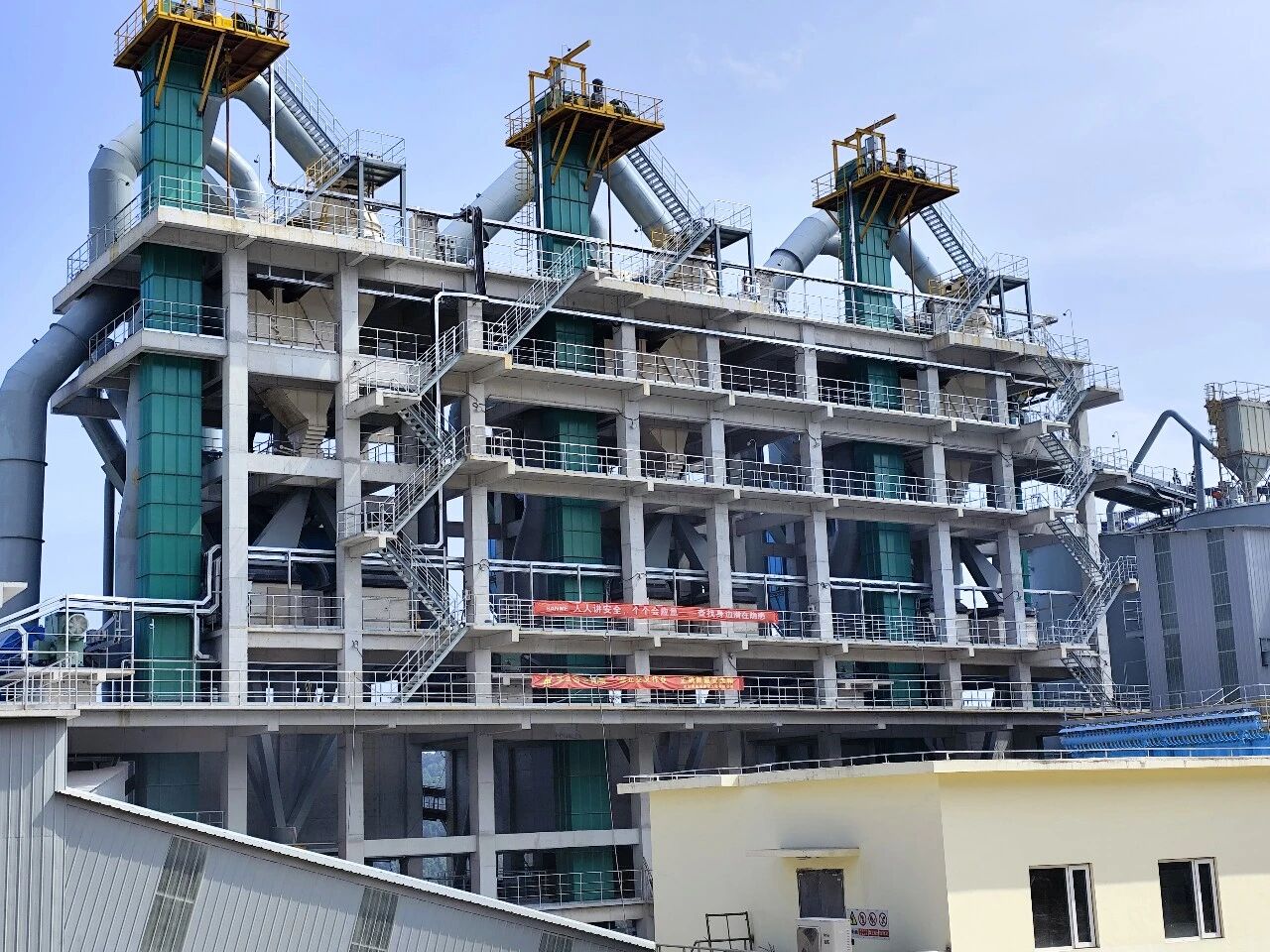 “整形”大师再出手！益达注册VC788立破助力东方希望三期打造精品骨料